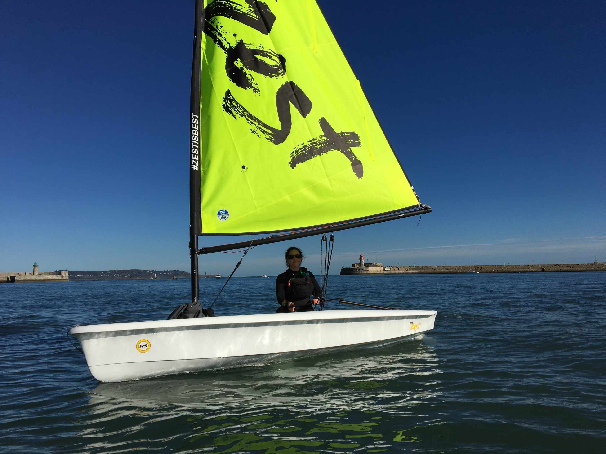 beginner sailing course